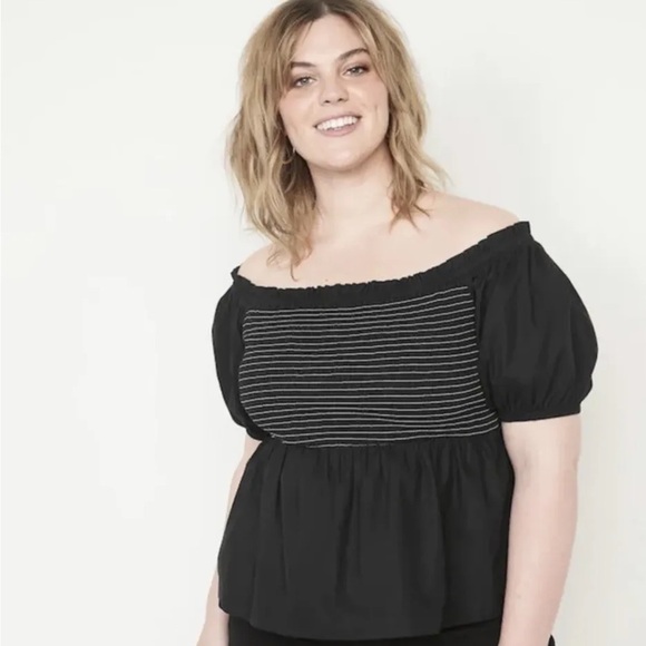 NWOT! Women’s Black Off-The-Shoulder Smocked Babydoll Swing Blouse - Medium💕 - Picture 4 of 4